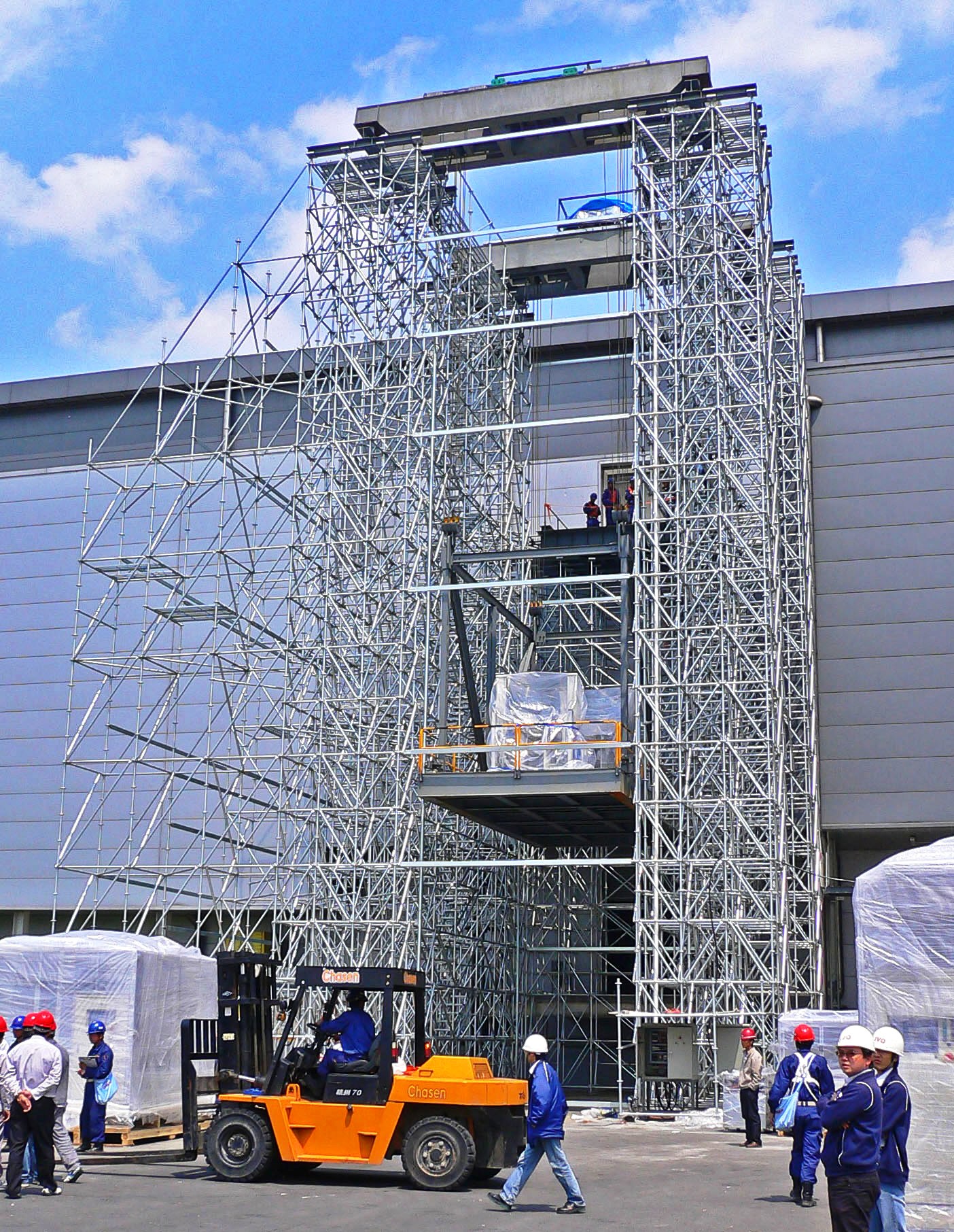 jpg 大型设备起重支撑脚手架